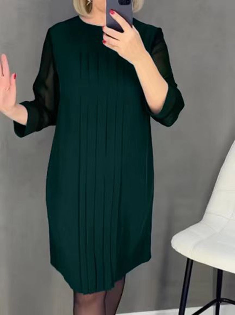 Modernes, elegantes Damen-Plisseekleid mit transparenten Ärmeln