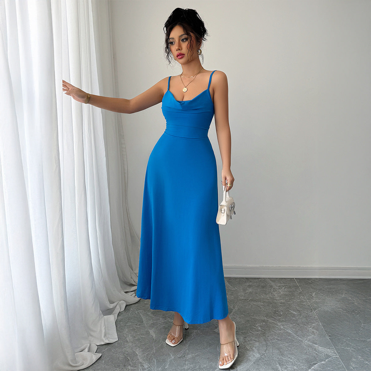 Elegantes Damen Maxikleid mit Schulterträgern von MODEGEIST