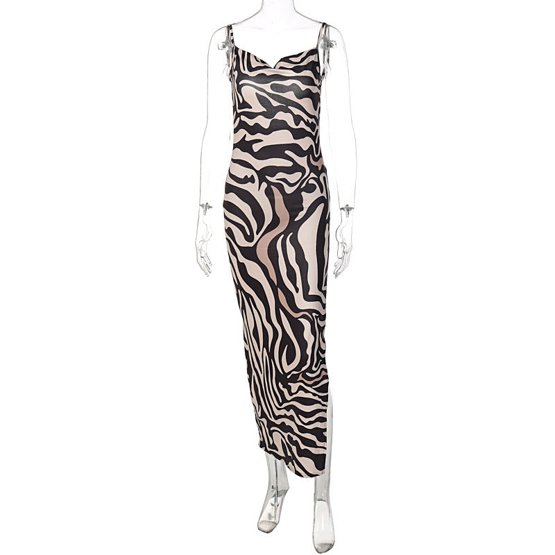 Elegantes, figurbetontes Maxikleid mit Animalprint und Schlitz von MODEGEIST