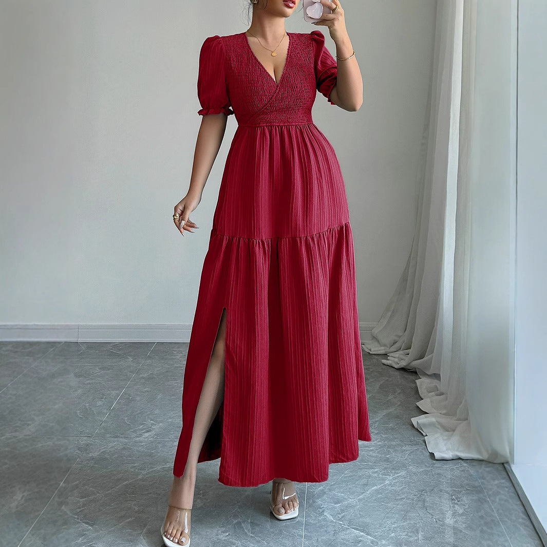 Modisches Maxikleid für Damen mit tiefem V-Ausschnitt und Rüschen
