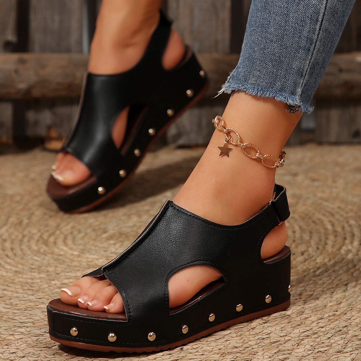 Elegante Damen-Sandalen mit Plateau und Cut-Out Design von MODEGEIST