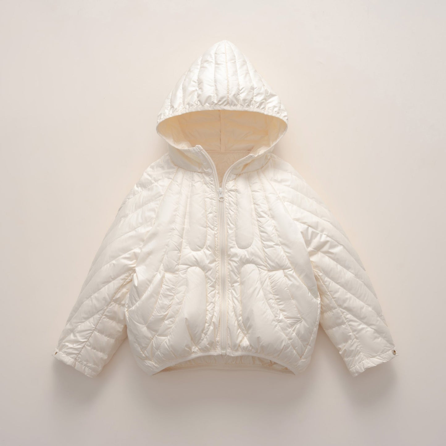 Damen gesteppte Jacke mit Kapuze und trendigem Design ModeGeist