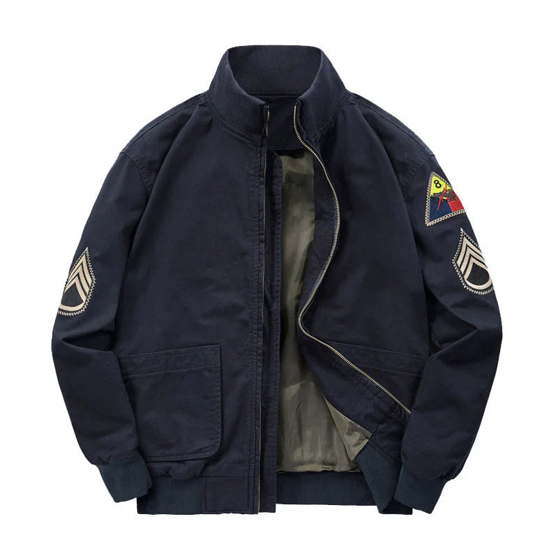 GÖTZ Bomberjacke mit militärischen Patches