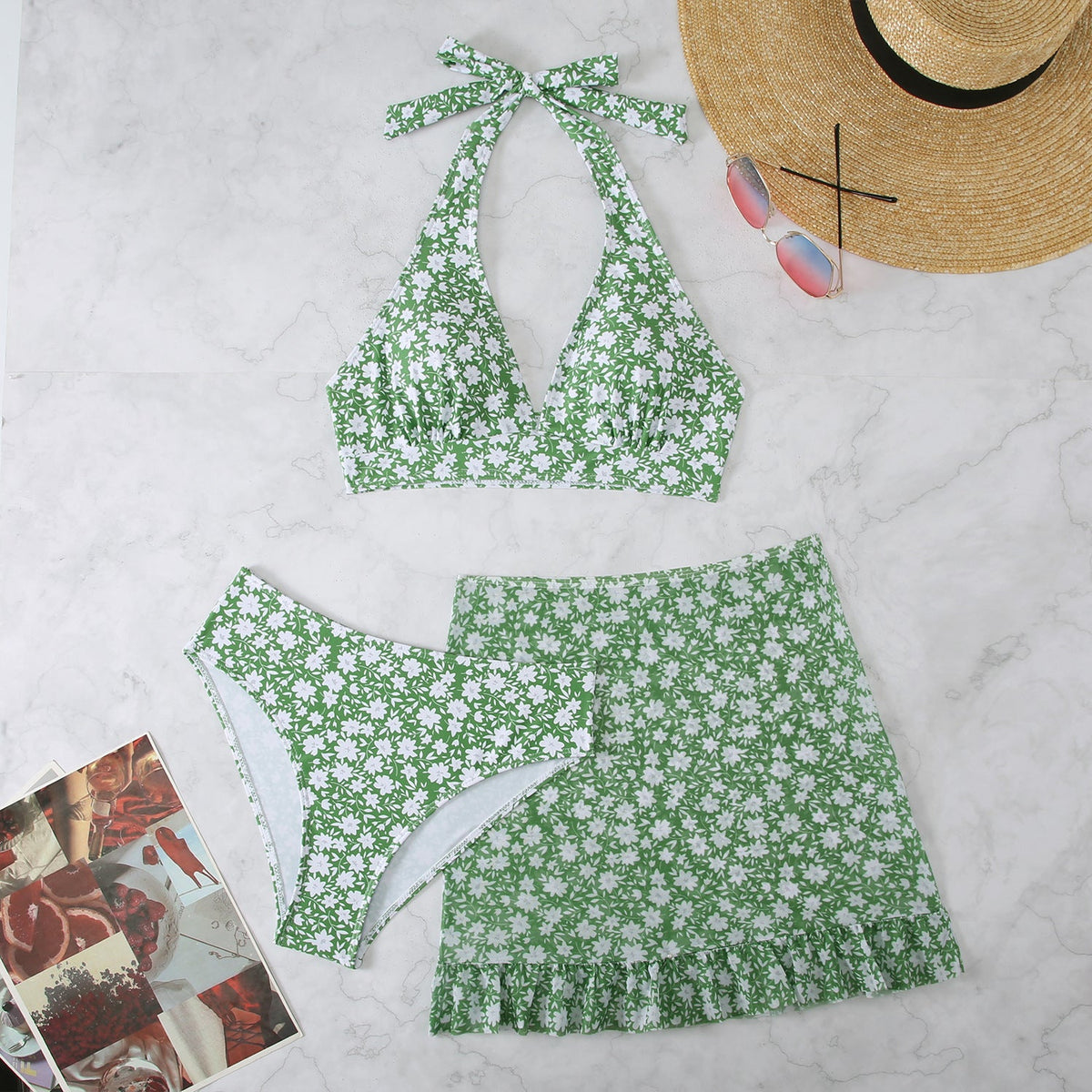Modischer Damen-Bikini mit Blumenmuster, Halfter-Oberteil und Volantshorts