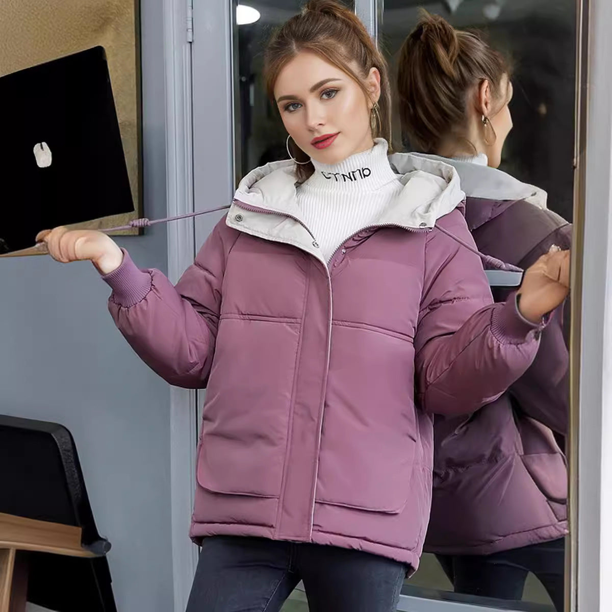 Damen modische Steppjacke mit abnehmbarer Kapuze und komfortabler Passform ModeGeist