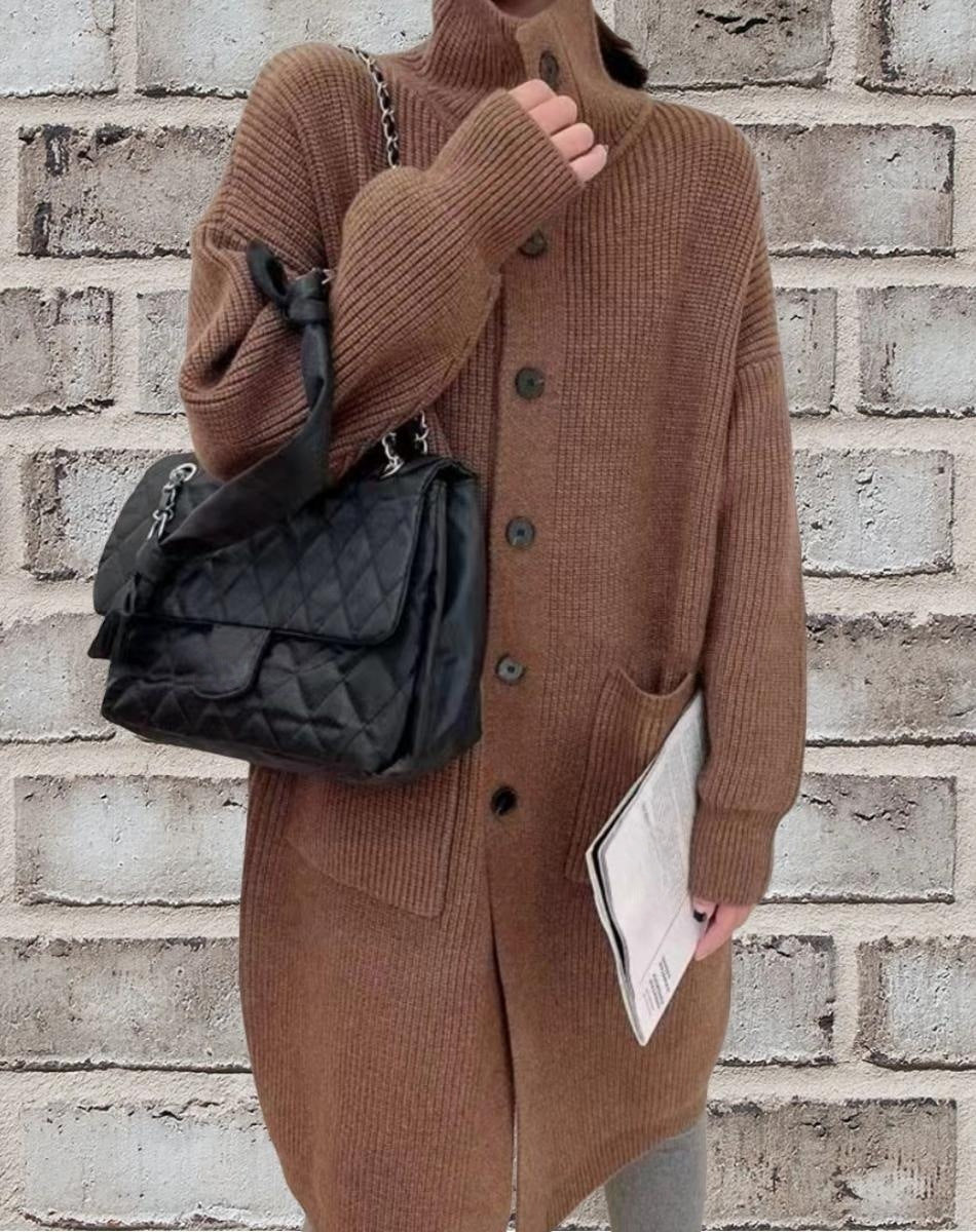 Damen Länger geschnittener Strickcardigan mit Knopfverschluss und aufgesetzten Taschen ModeGeist