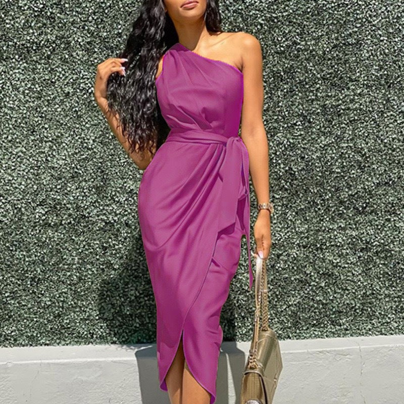 Asymmetrisches Damen-Midi-Kleid mit Gürtel von MODEGEIST
