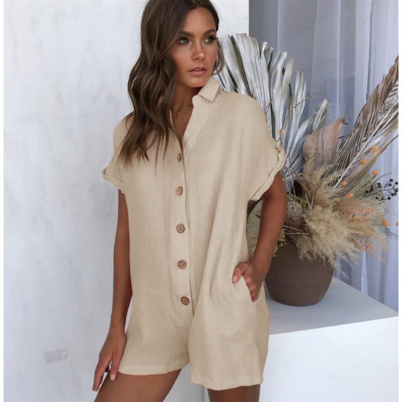Modischer Damen-Kurzoverall mit Knöpfen und Taschen
