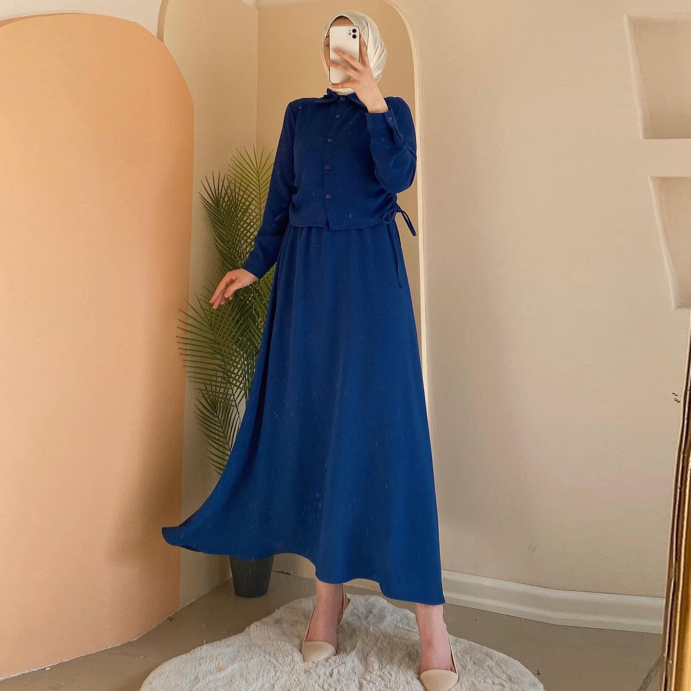 Damen Elegantes Maxi-Kleid mit langem Arm und tailliertem Design ModeGeist