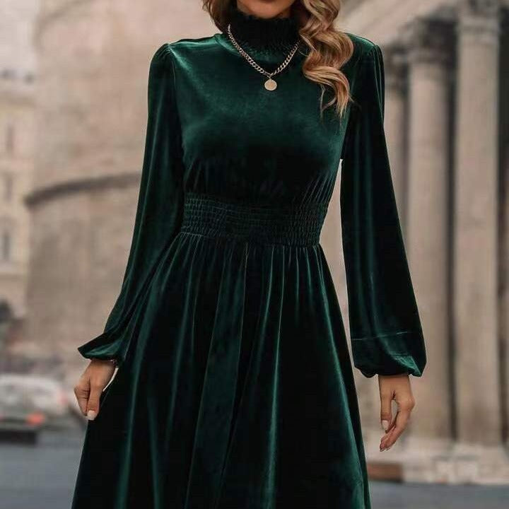 Damen Samtkleid mit hochgeschlossenem Design und eleganten langen Ärmeln ModeGeist