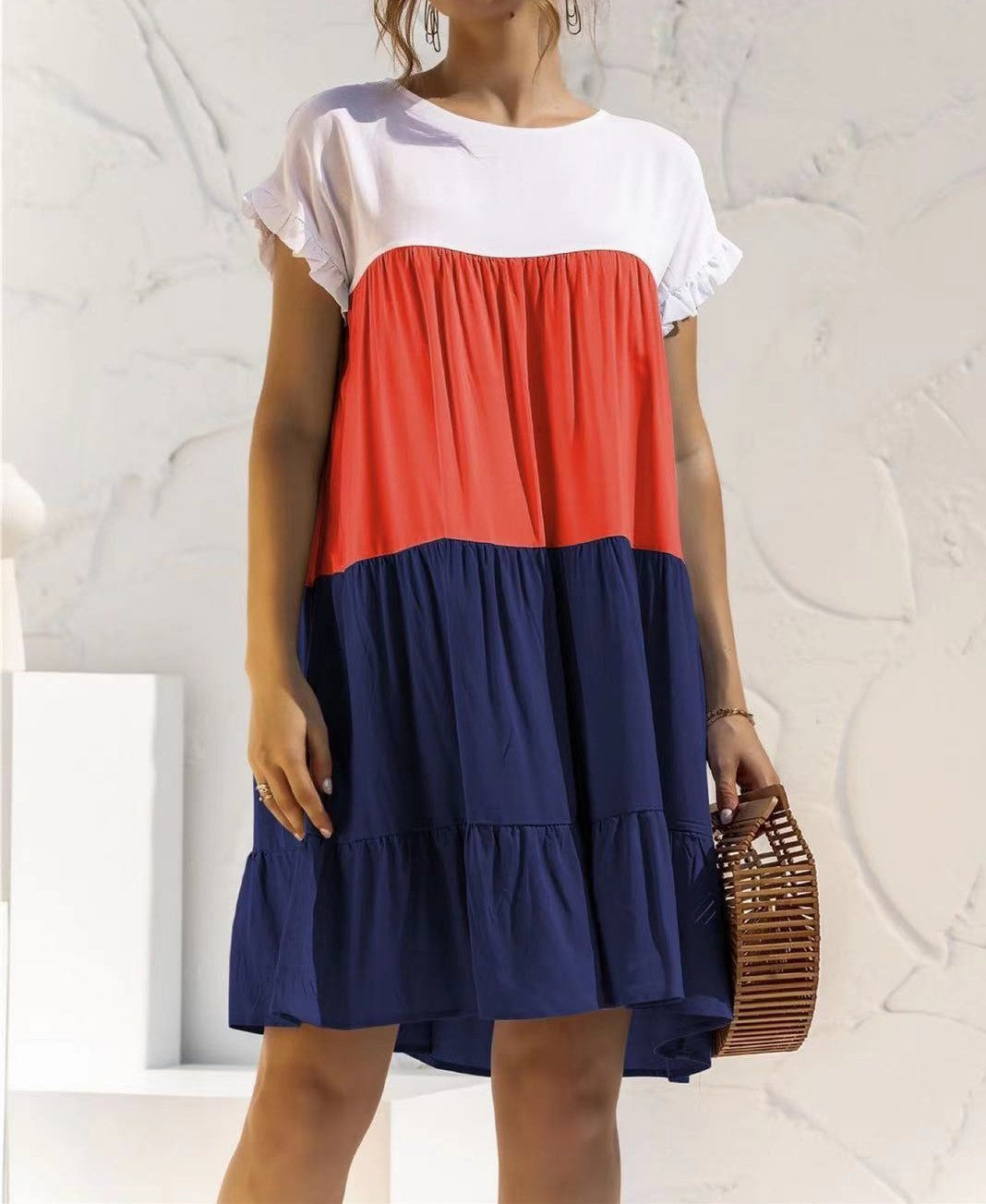 Modisches, bequemes Sommerkleid für Damen mit weitem Rock und Rüschen