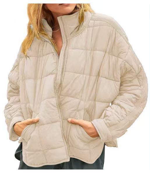 Damen Leichte Steppjacke mit hohem Kragen und praktischen Taschen ModeGeist
