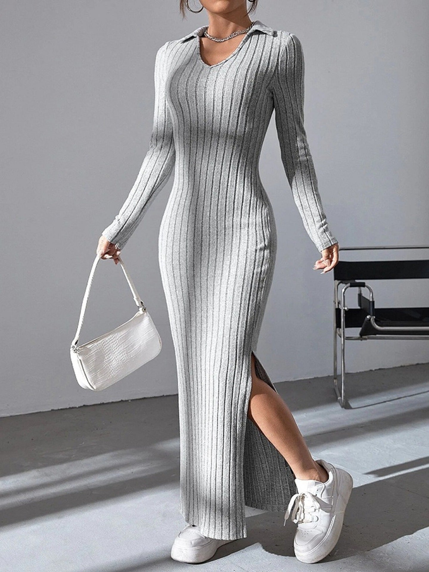 Damen Maxikleid mit strukturiertem V-Ausschnitt und Seitenschlitzen ModeGeist