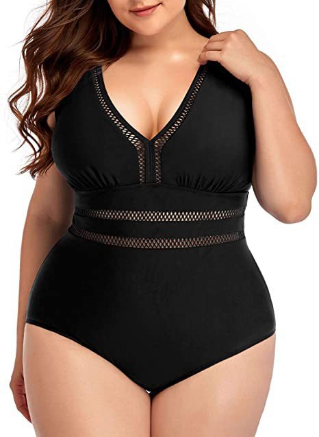 Figurformende Bademode für Damen mit floralem Muster von MODEGEIST
