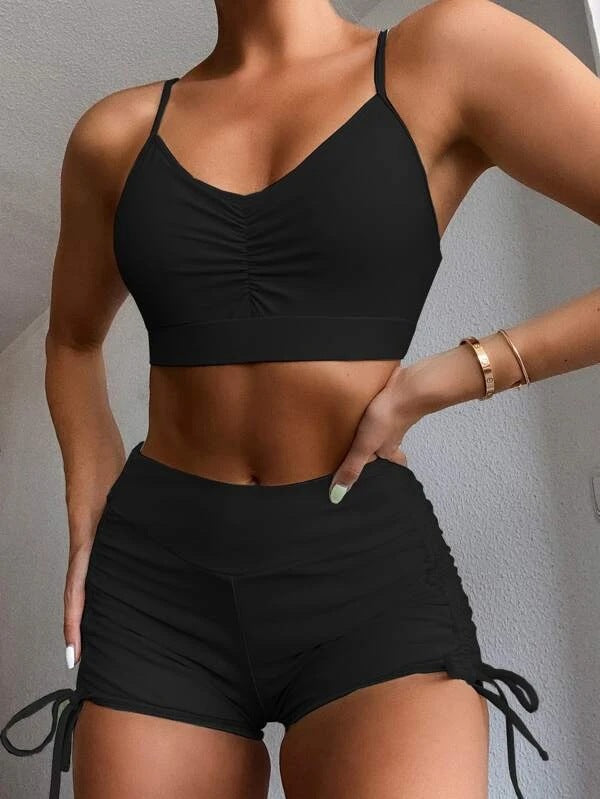 Sportlicher Damen-Bikini mit Raffungen und verstellbaren Trägern von MODEGEIST