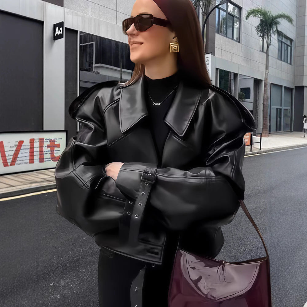 Damen oversized Kunstlederjacke mit statement-Manschetten ModeGeist