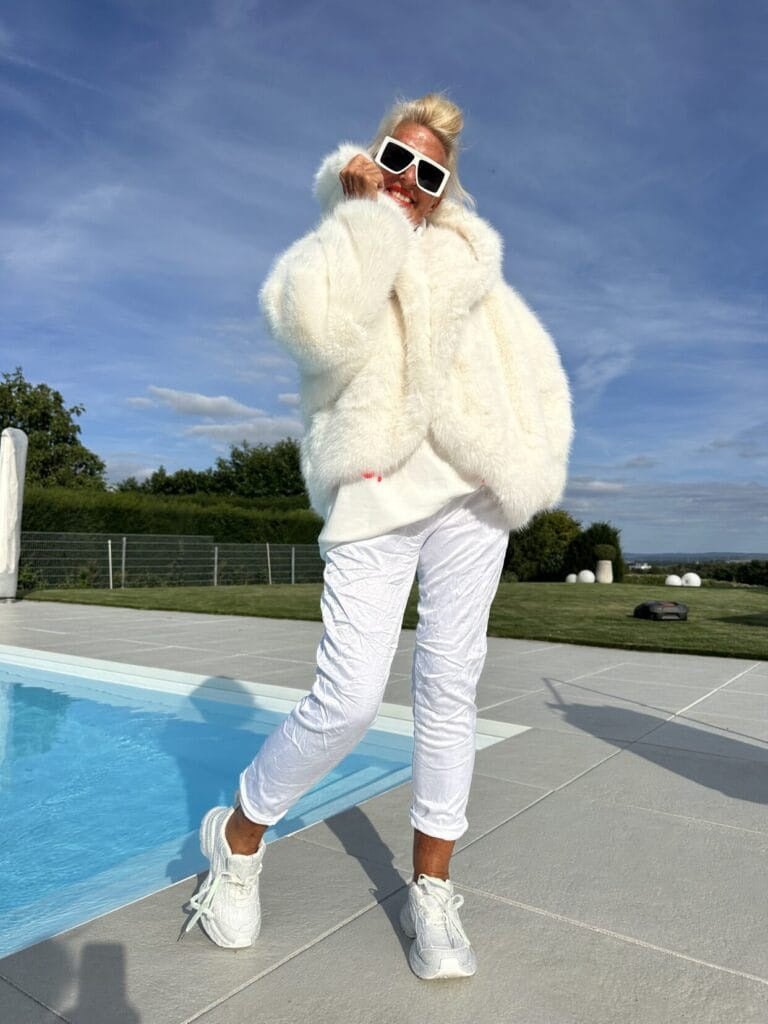 Damen Modische Fleecejacke mit weich gefüttertem Kragen und weitem Schnitt ModeGeist