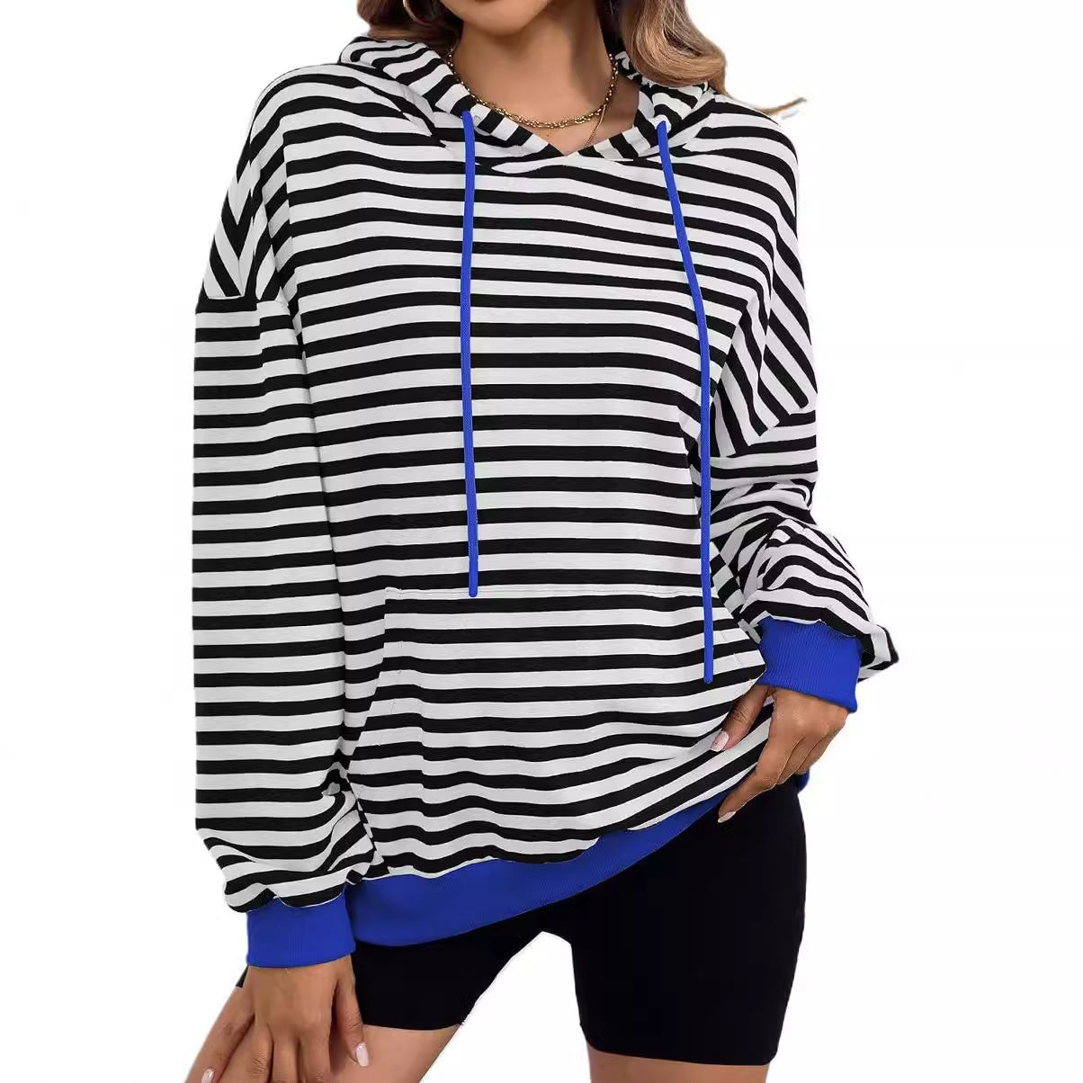 Damen lässiger Kapuzenpullover mit buntem Streifenmuster ModeGeist