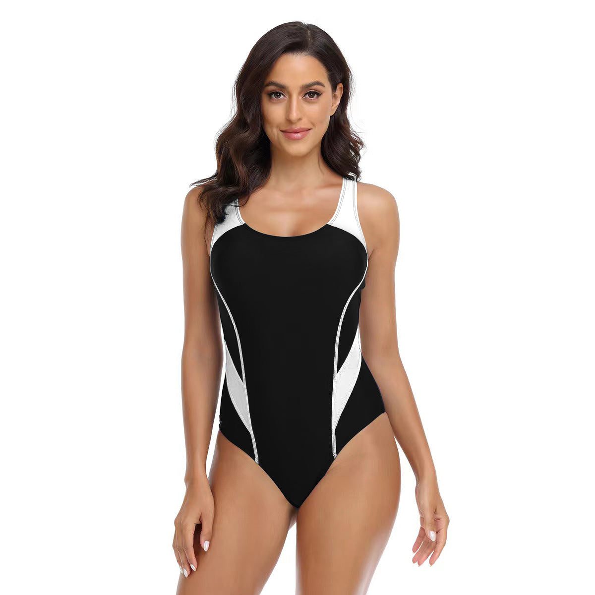 Sportlicher Badeanzug für Damen mit ergonomischem Schnitt und modischen Details von MODEGEIST