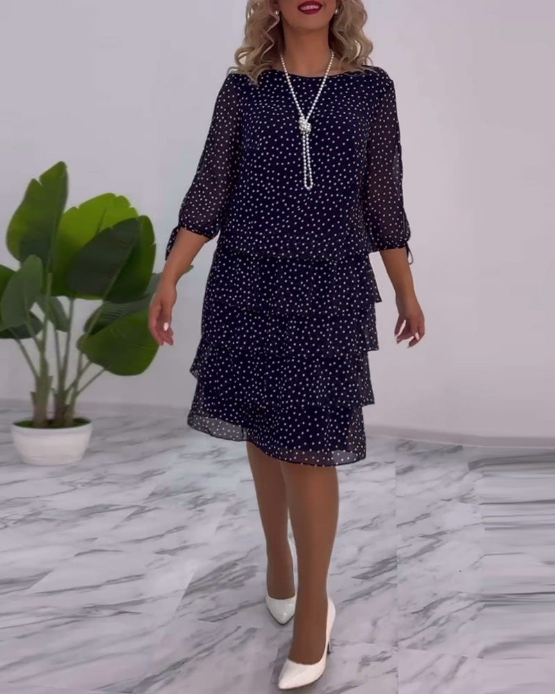 Elegantes, ärmelloses Damen-Etuikleid mit Volant und Punkten von MODEGEIST