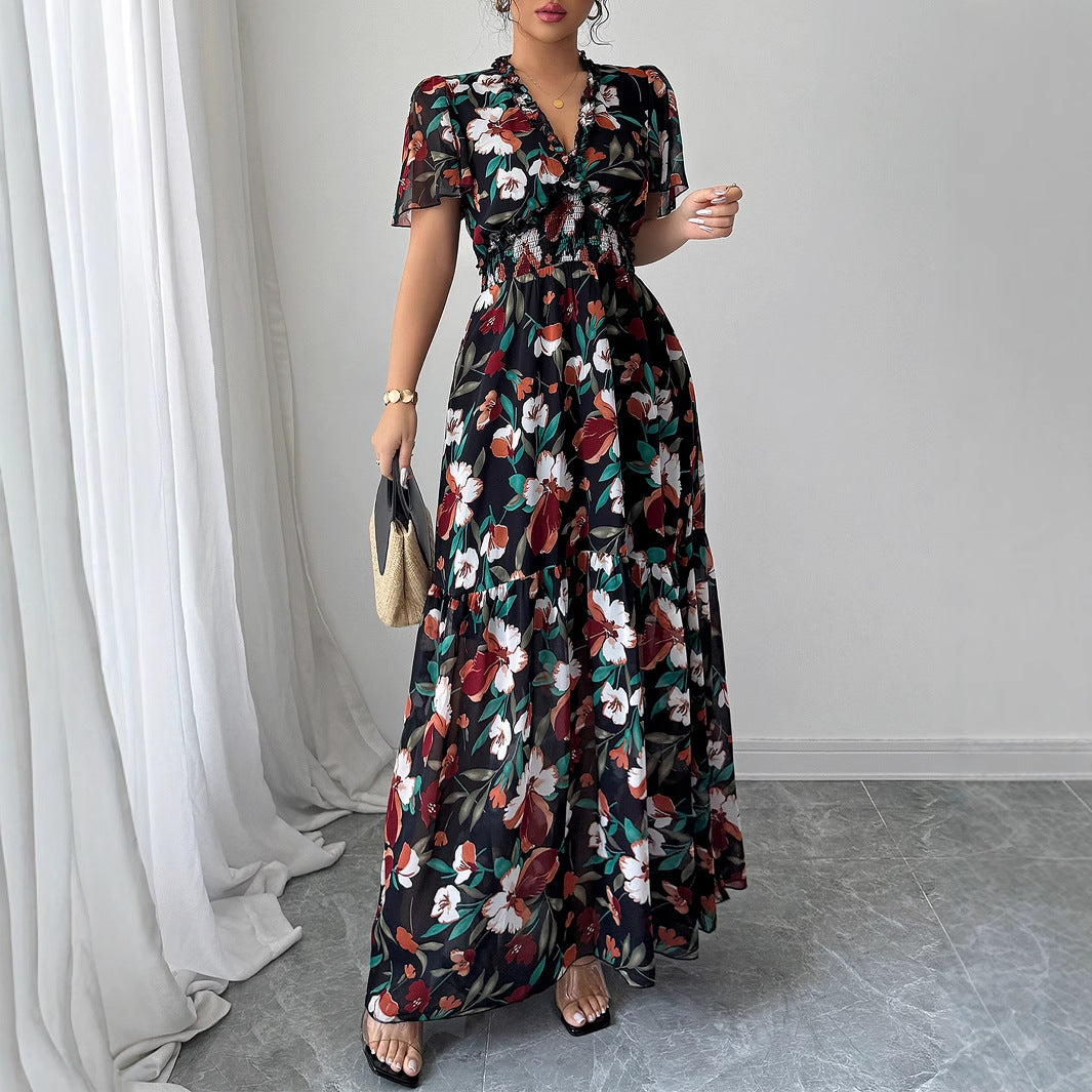 Blumiges Maxikleid mit V-Ausschnitt von MODEGEIST