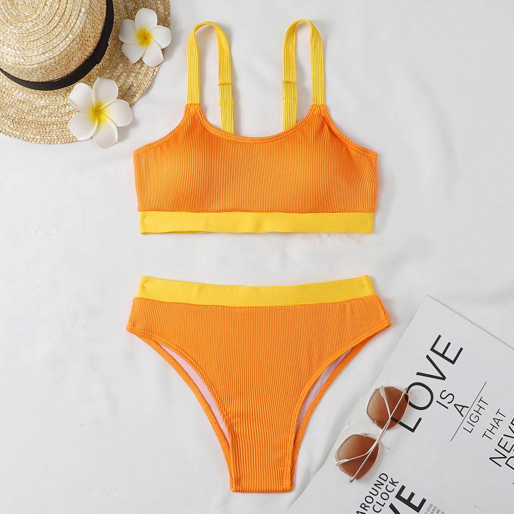 Modisches Damen Bade-Set mit Rippdetails und breiten Trägern