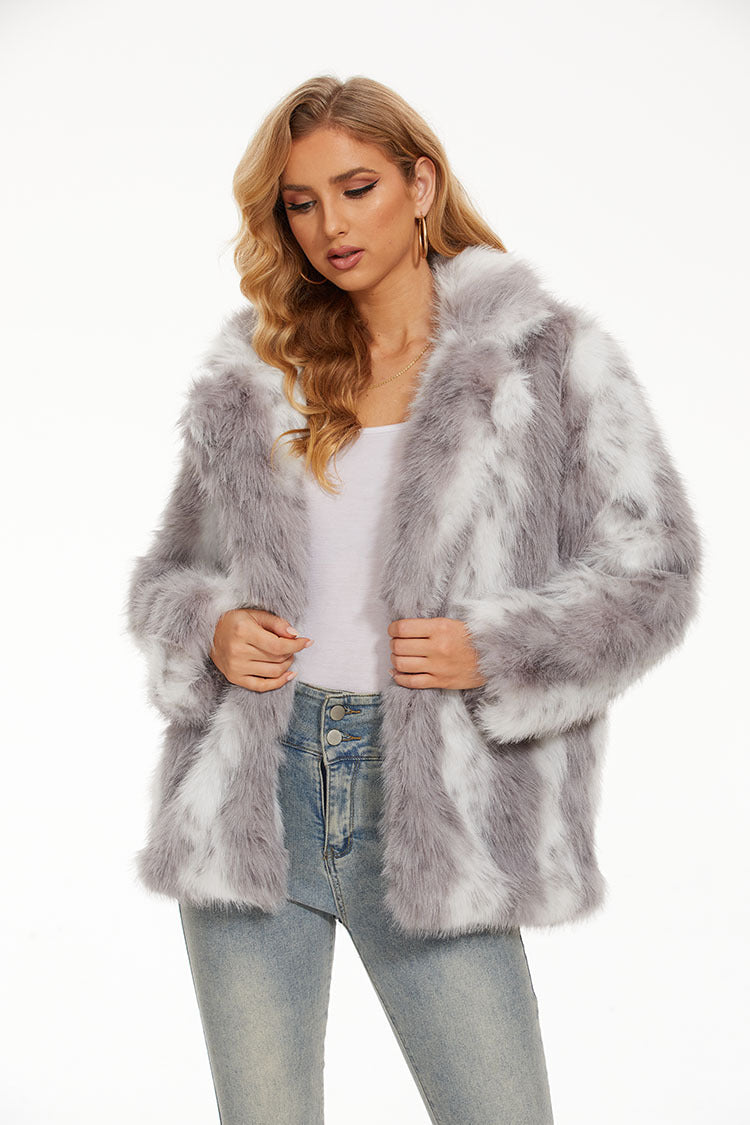 Damen Glamouröse Kunstfelljacke mit eleganten Streifen ModeGeist