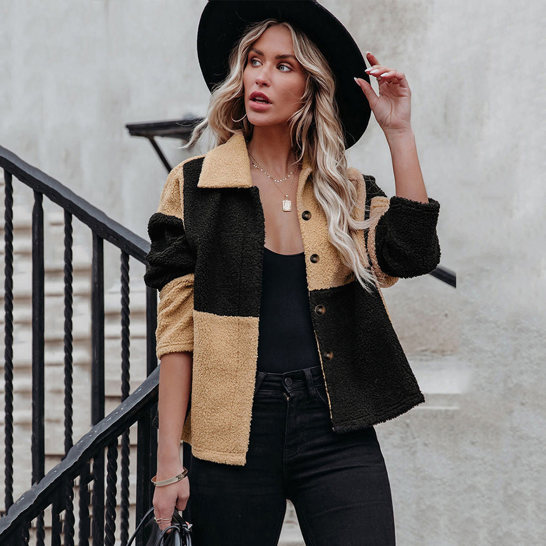 Damen Gemütliche Teddyjacke mit Statement-Kragen ModeGeist