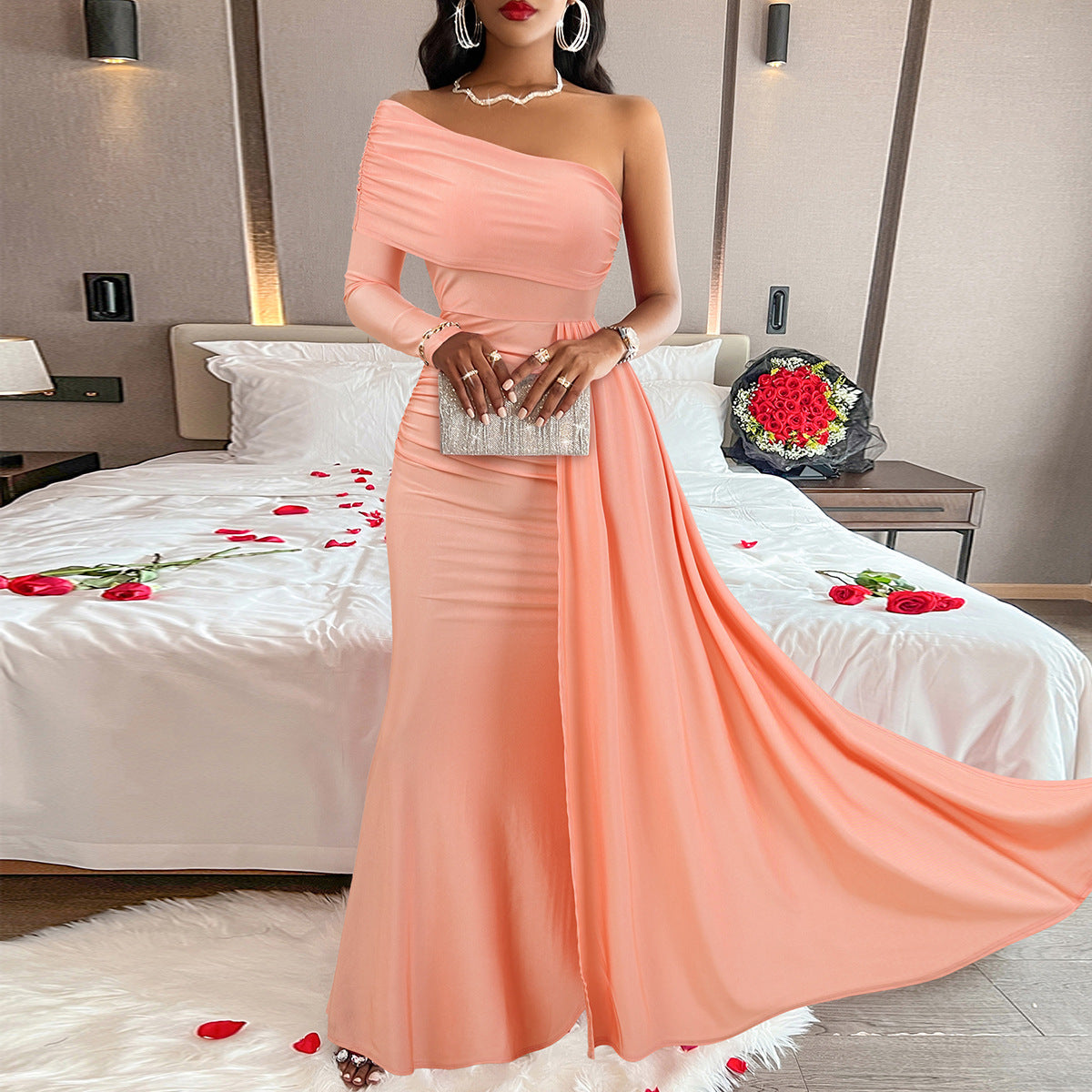 Elegantes Wickelkleid für Damen mit asymmetrischem One-Shoulder-Ausschnitt und fließendem Rock – MODEGEIST