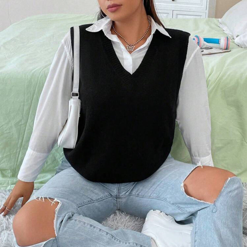 Damen Strickweste mit V-Ausschnitt und feinem Rippstrickmuster ModeGeist