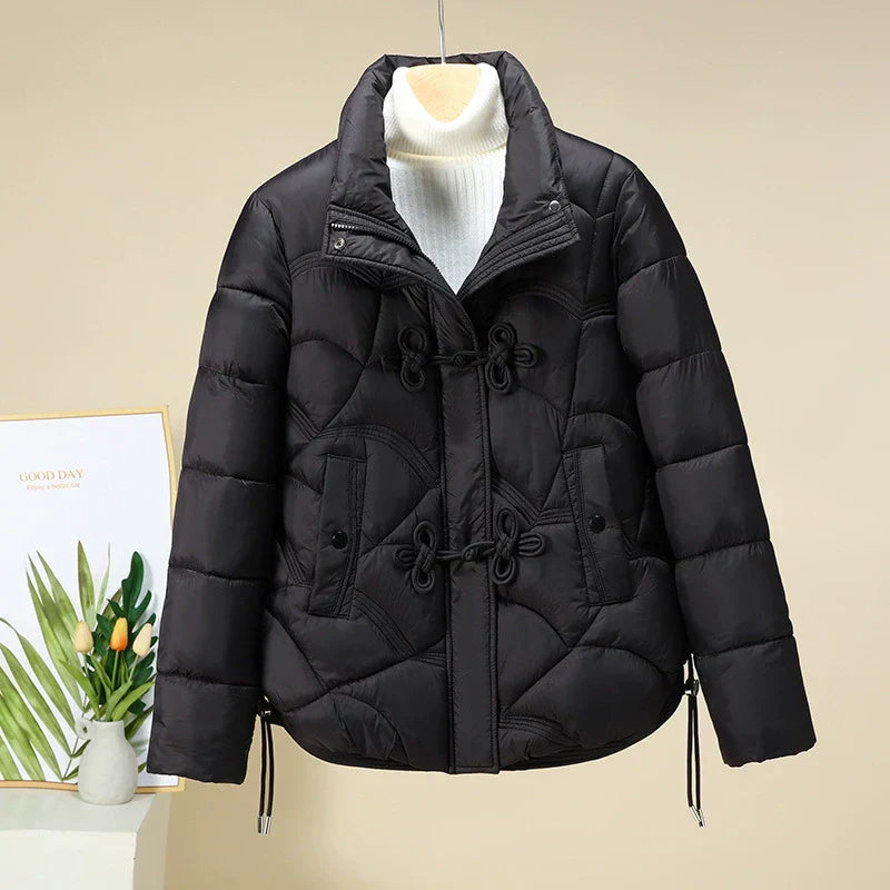 ModeGeist | Puffer-Jacke - Kurzes Modell - Geometrisch Gequiltet - Froschknöpfe - Verstellbarer Saum