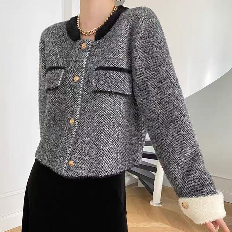 Damen Modischer Strickjacke mit Struktur und eleganten Knopfdetails ModeGeist