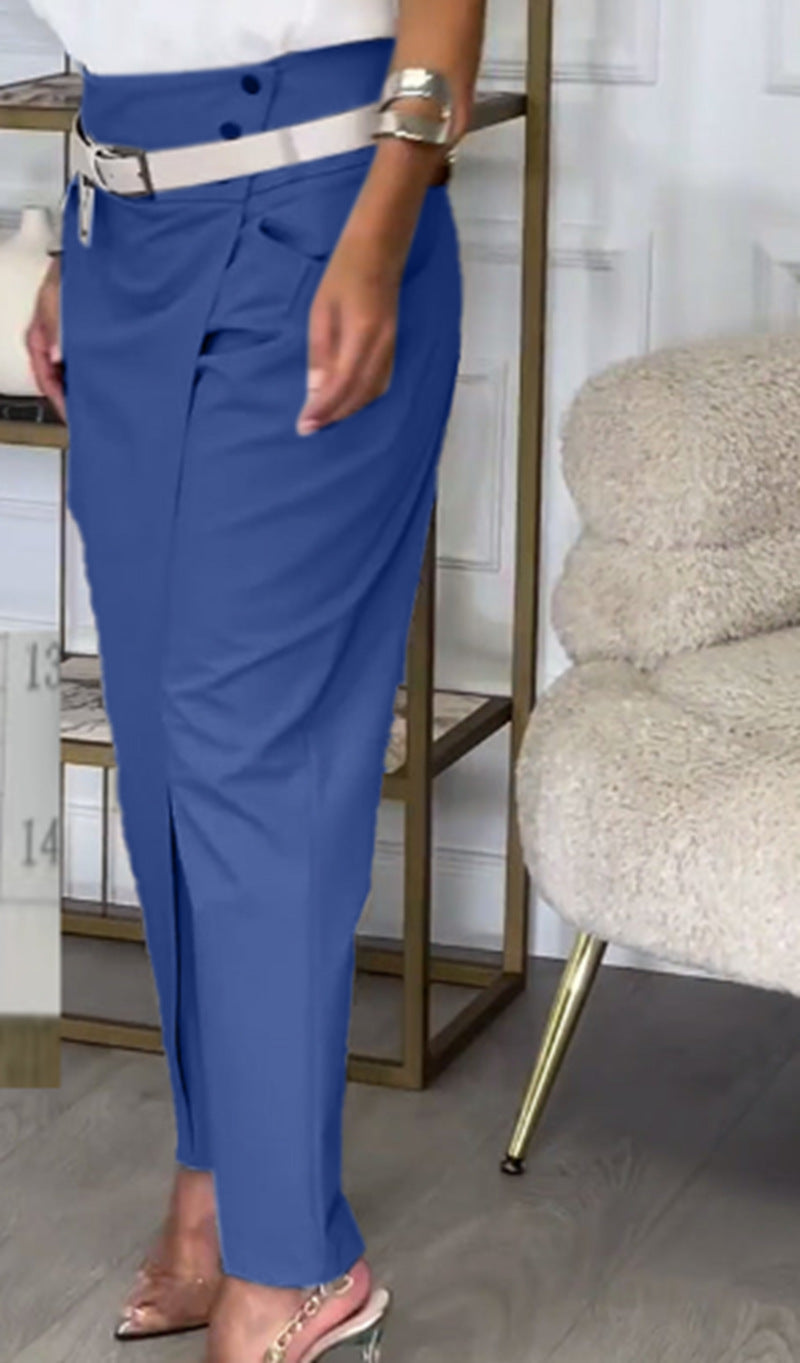 Modische Damenhose mit eleganter Raffung und seitlichem Schlitz von MODEGEIST