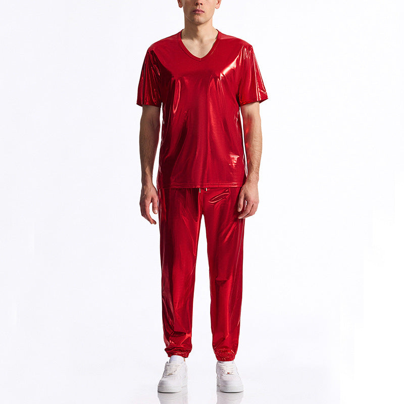 Herren Sportliches Set aus glänzendem Material mit V-Ausschnitt ModeGeist