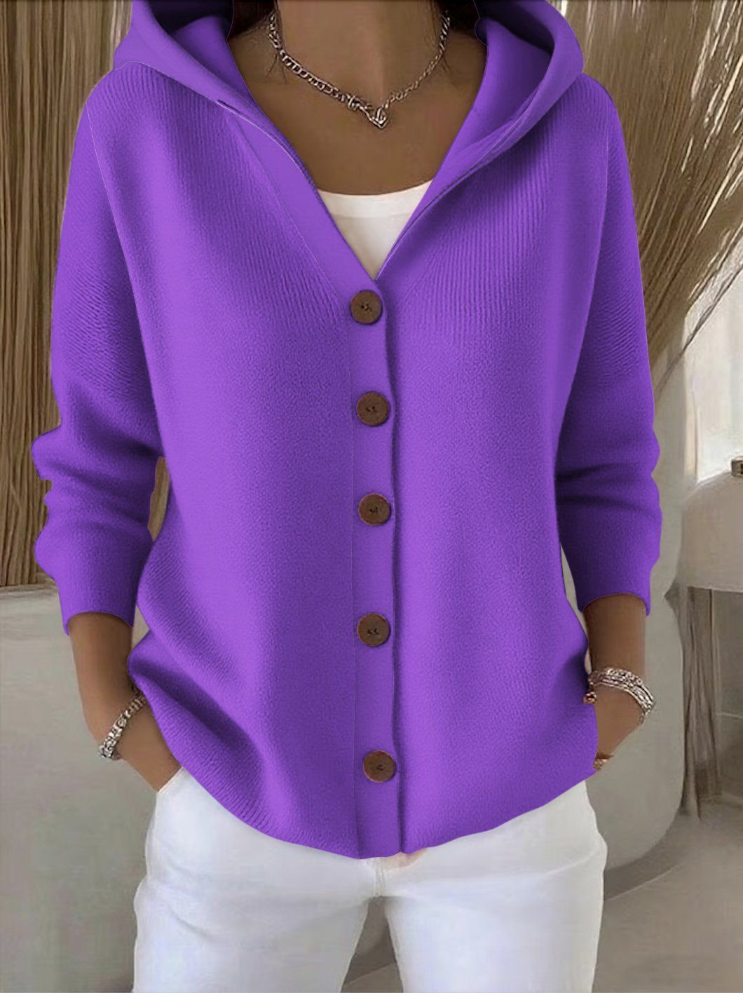 Damen Kapuzenstrickjacke mit praktischen Knopfdetails und lässigem Schnitt ModeGeist
