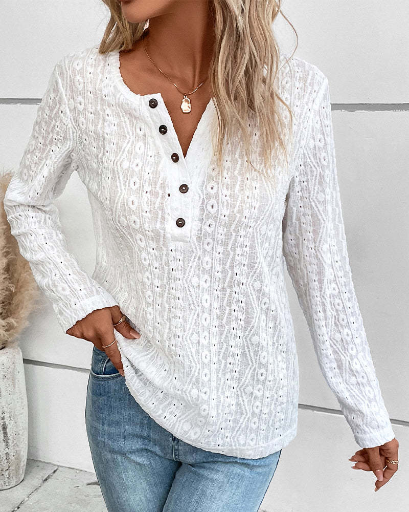 Modisches Damen-Langarmshirt mit raffinierten Perforationen
