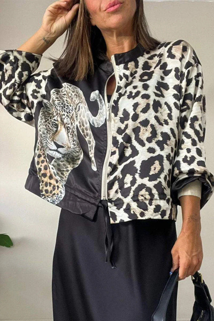 Damen entspannte Bomberjacke mit extravagantem Leoparden-Motiv ModeGeist