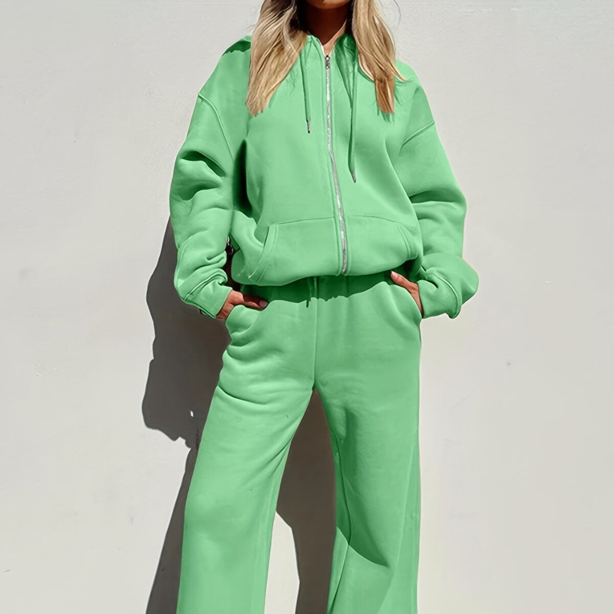 Damen bequemer und stilvoller Loungewear-Anzug mit zipbarem Hoodie und weitem Bein ModeGeist