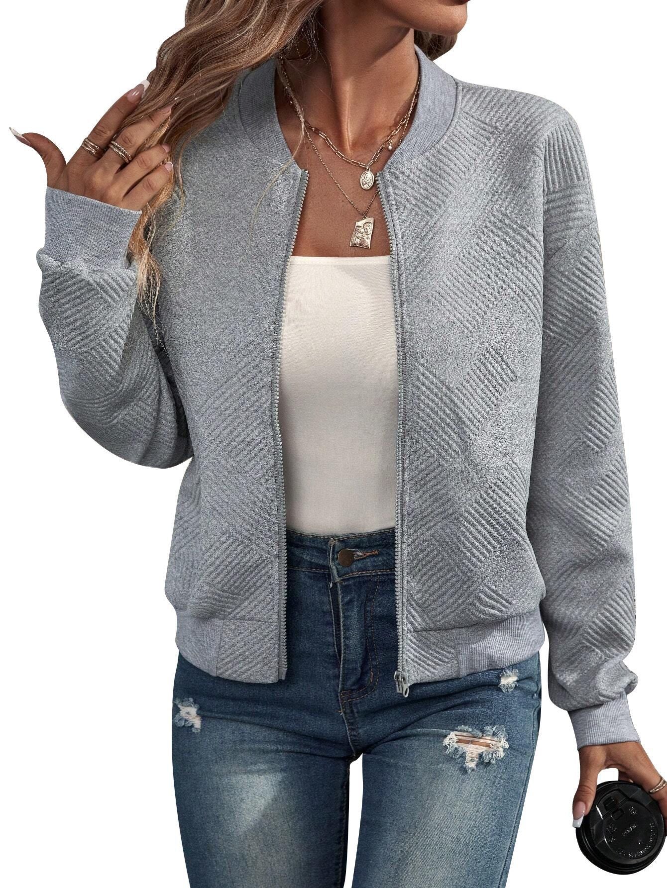 Damen lässige Bomberjacke mit feinem Strukturdesign und praktischen Taschen ModeGeist