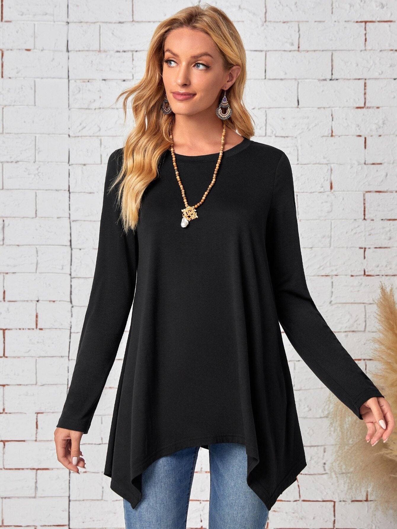 Damen Langarm-Oberteil mit asymmetrischem Schnitt und weichem Viskosematerial ModeGeist
