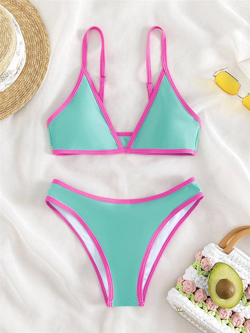 Moderner Damen-Bikini mit Dreiecks-Oberteilen und Kontrastdetails