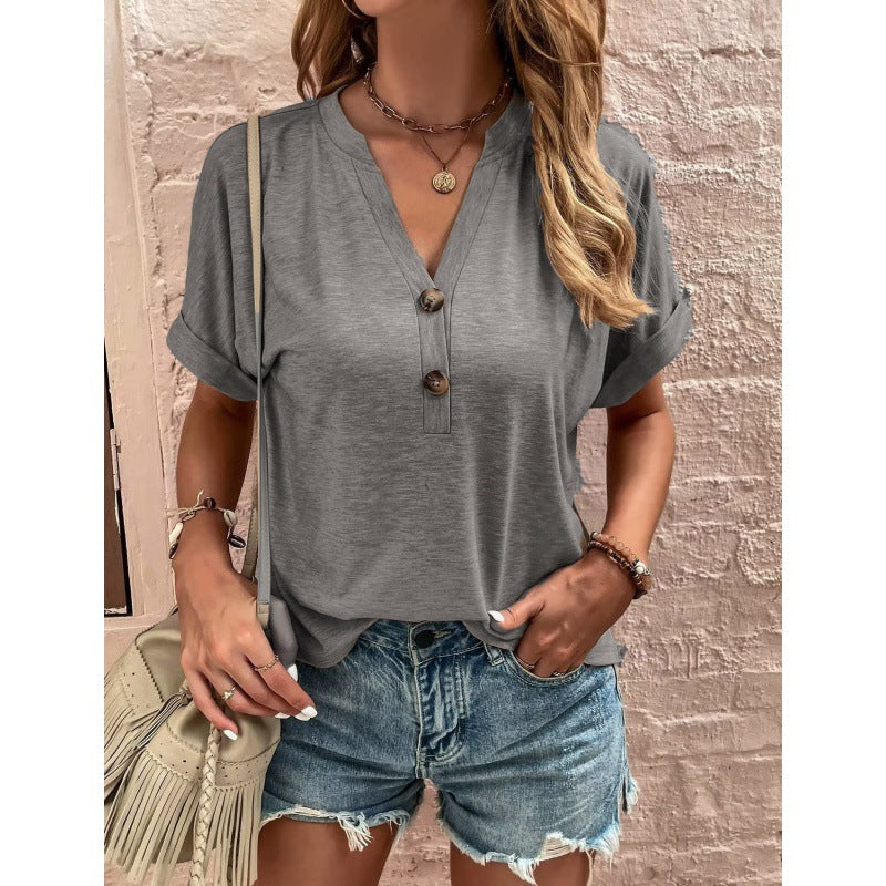 Trendiges Damen-Shirt mit V-Ausschnitt und Knopfleiste