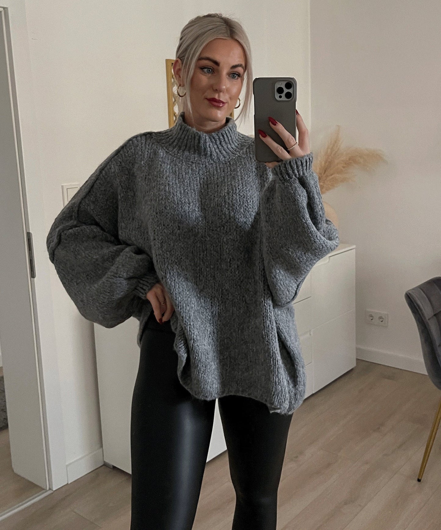 Damen lässiger Oversize Pullover mit hohen Ärmeln und unkonventionellem Schnitt ModeGeist