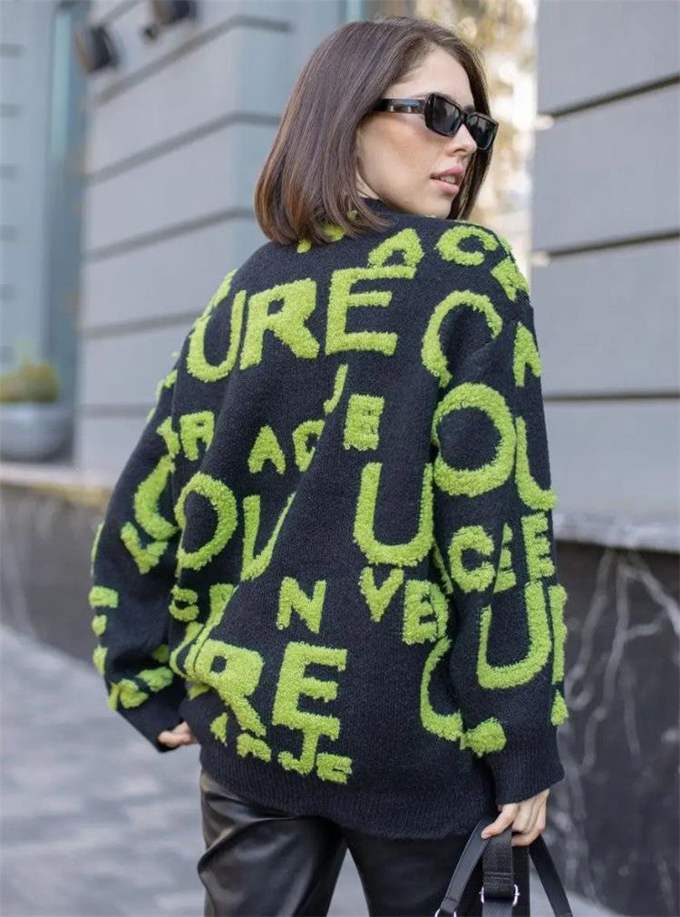 Damen Oversized Strickpullover mit auffälligem Schriftzug und lässiger Passform ModeGeist