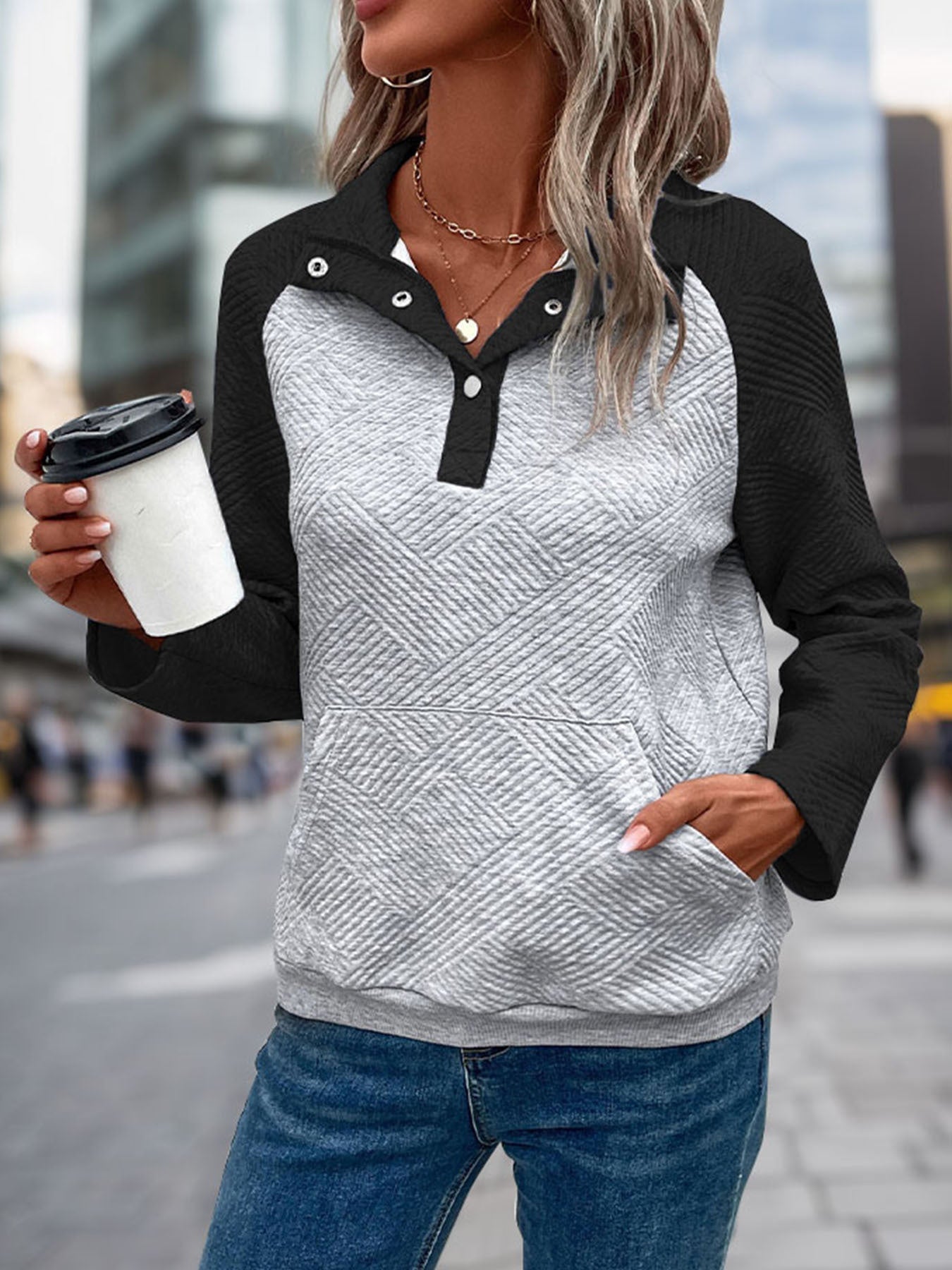 Damen modischer Stehkragen-Pullover mit strukturierter Oberfläche ModeGeist