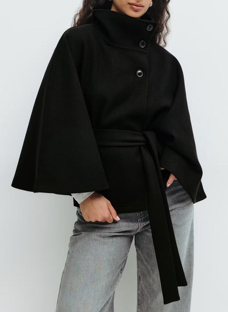 ModeGeist | Stehkragen Knopf Gürtel Cape Trenchcoat