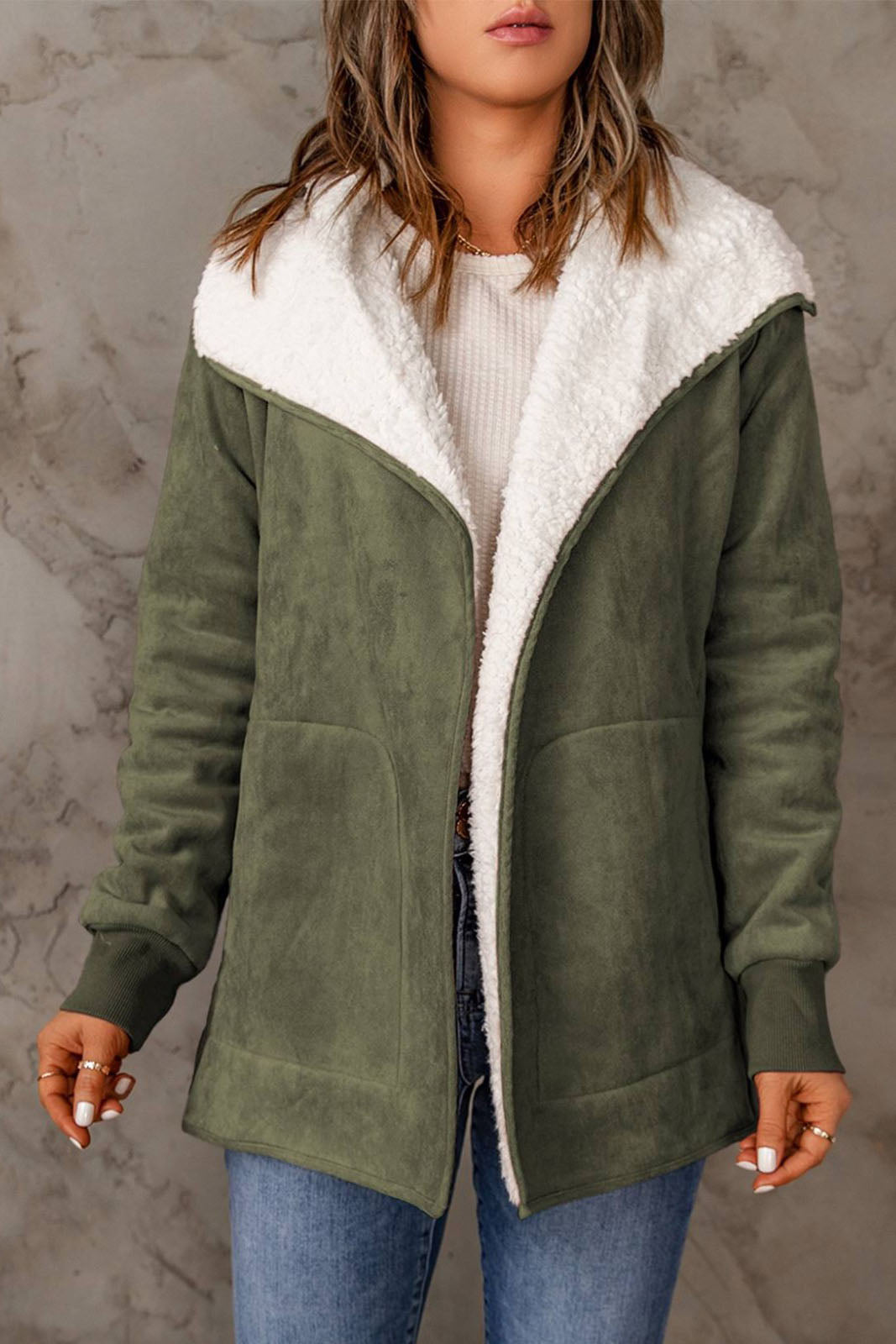 ModeGeist | Revers Wildleder und Schafswolle Thermojacke