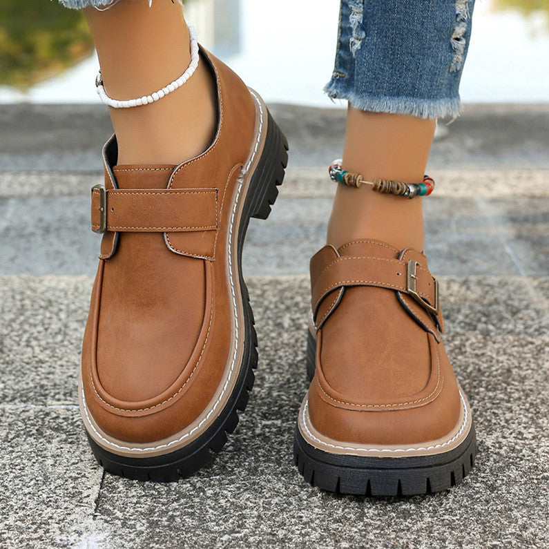 Damen Modische Mokassins mit bequemer Sohle und schnallenverziertem Design ModeGeist