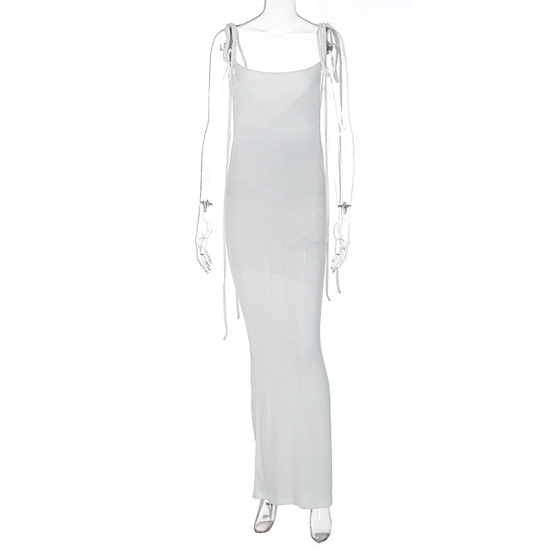 Elegantes Damen-Maxikleid mit figurbetonter Passform, verstellbaren Trägern und modischem Design