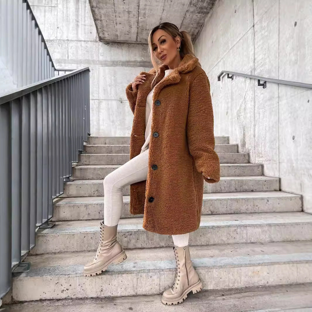 ModeGeist | Übergröße Damen Midi Teddyjacke mit Knöpfen